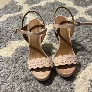 Beige heels